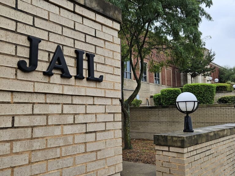 aebbb99d-584d-4a4b-a7c7-cb469ca573f8