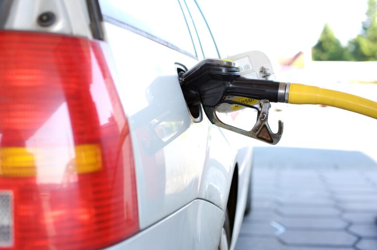 andreas160578-refuel-2157211